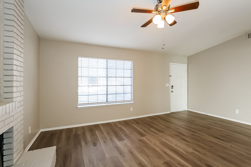 2,040/Mo, 7105 Lodge Circle Las Vegas, NV 89129 Living Room View 2