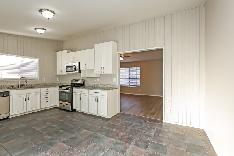 2,040/Mo, 7105 Lodge Circle Las Vegas, NV 89129 Dining Room View 2