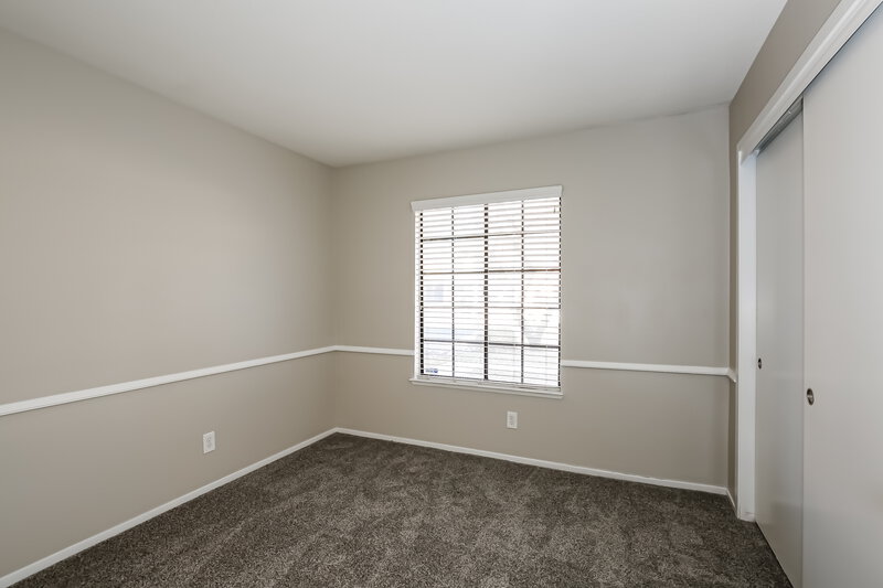 2,040/Mo, 7105 Lodge Circle Las Vegas, NV 89129 Bedroom View