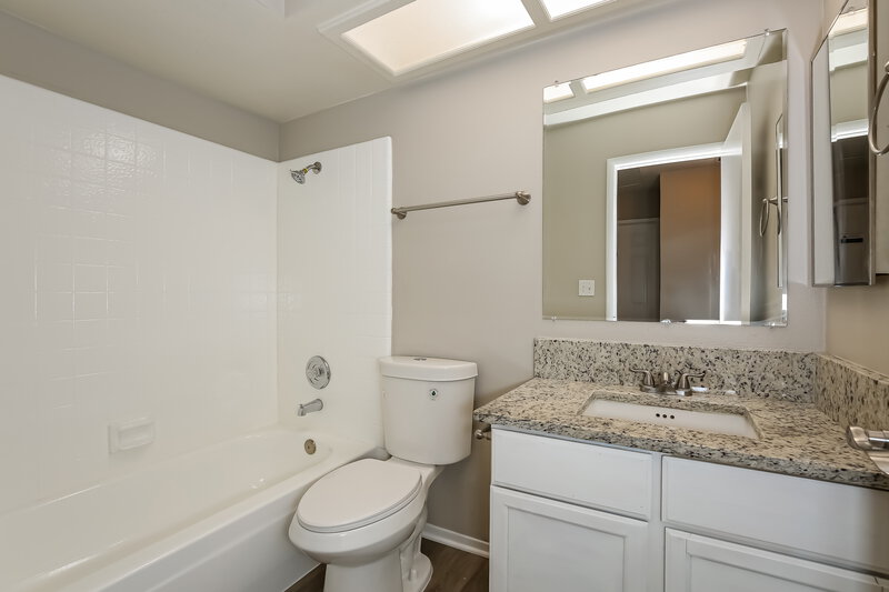 2,040/Mo, 7105 Lodge Circle Las Vegas, NV 89129 Bathroom View