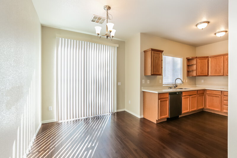 2,850/Mo, 6236 Eagle Crossing Street Las Vegas, NV 89130 Dining Room View