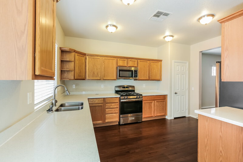 2,850/Mo, 6236 Eagle Crossing Street Las Vegas, NV 89130 Kitchen View