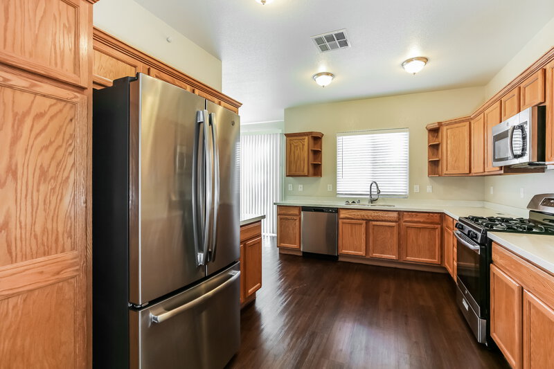 2,850/Mo, 6236 Eagle Crossing Street Las Vegas, NV 89130 Kitchen View 2