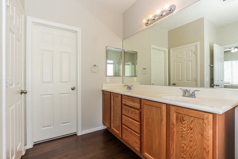 2,850/Mo, 6236 Eagle Crossing Street Las Vegas, NV 89130 Main Bathroom View 2