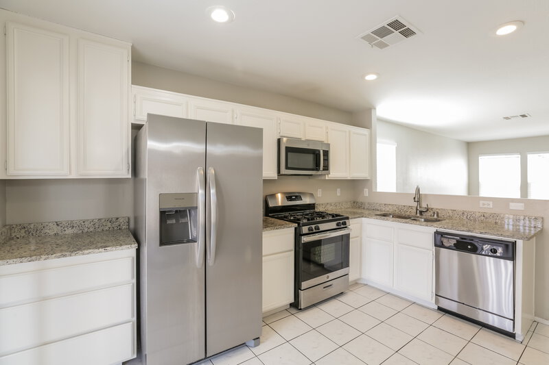 2,050/Mo, 1024 Skyforest Dr Henderson, NV 89011 Kitchen View 2