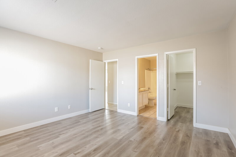 2,050/Mo, 1024 Skyforest Dr Henderson, NV 89011 Main Bedroom View 2