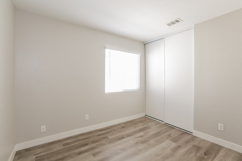 2,050/Mo, 1024 Skyforest Dr Henderson, NV 89011 Bedroom View