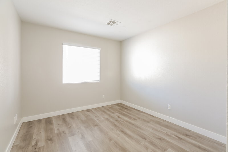 2,050/Mo, 1024 Skyforest Dr Henderson, NV 89011 Bedroom View 3