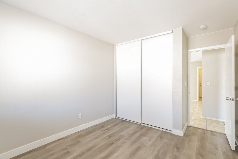 2,050/Mo, 1024 Skyforest Dr Henderson, NV 89011 Bedroom View 4