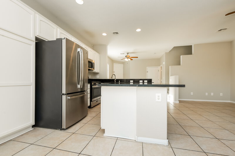 1,950/Mo, 9044 Watermelon Seed Avenue Las Vegas, NV 89143 Kitchen View