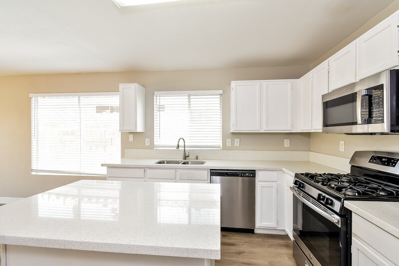 2,175/Mo, 3752 Alliance Street Las Vegas, NV 89129 Kitchen View 2