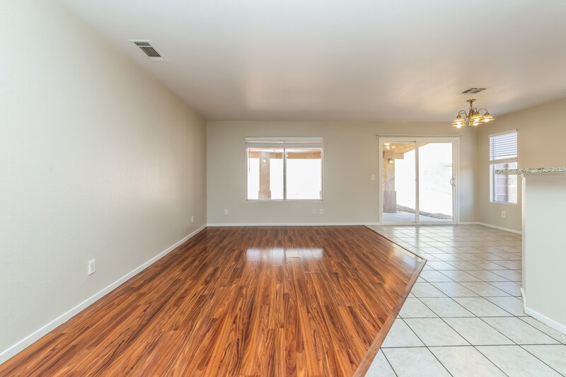 1,930/Mo, 5337 Padero Dr North Las Vegas, NV 89031 Living Room View
