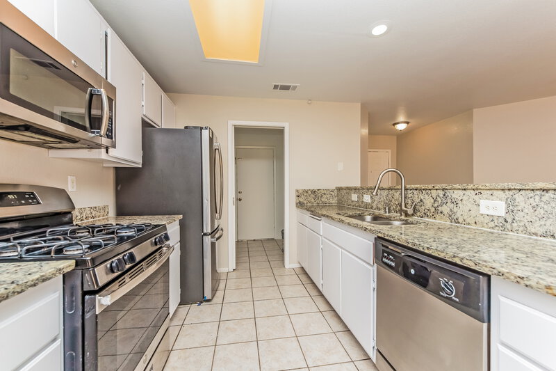1,930/Mo, 5337 Padero Dr North Las Vegas, NV 89031 Kitchen View