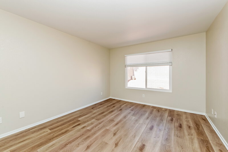1,930/Mo, 5337 Padero Dr North Las Vegas, NV 89031 Main Bedroom View