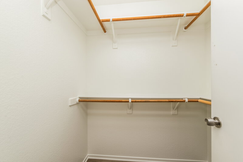 1,930/Mo, 5337 Padero Dr North Las Vegas, NV 89031 Walk In Closet View