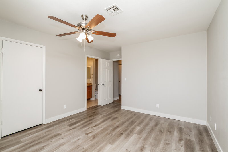 1,870/Mo, 2365 Beaver Bay Ct Las Vegas, NV 89156 Main Bedroom View 2