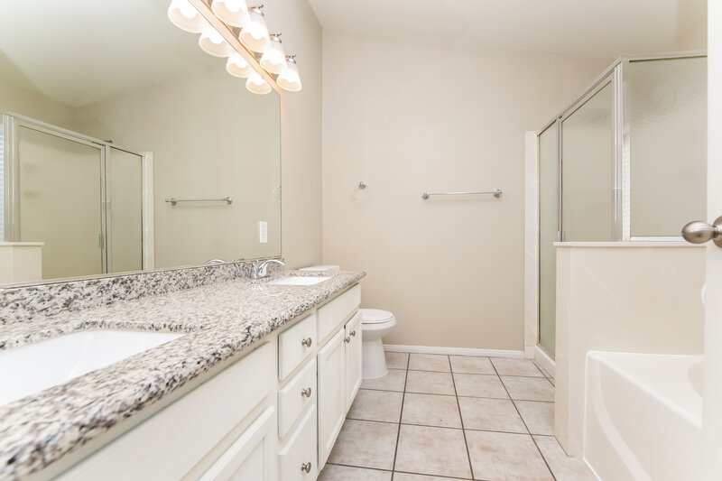 1,835/Mo, 1207 Cobble Lake Ave North Las Vegas, NV 89081 Main Bathroom View