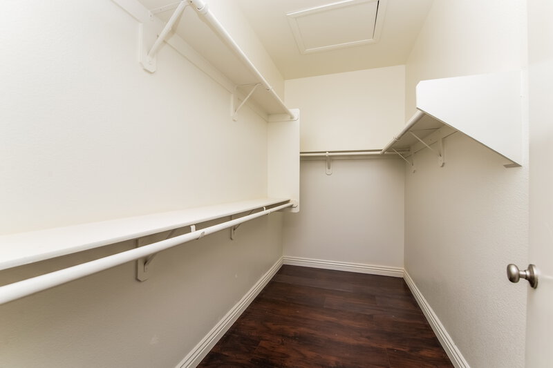 1,835/Mo, 1207 Cobble Lake Ave North Las Vegas, NV 89081 Walk In Closet View