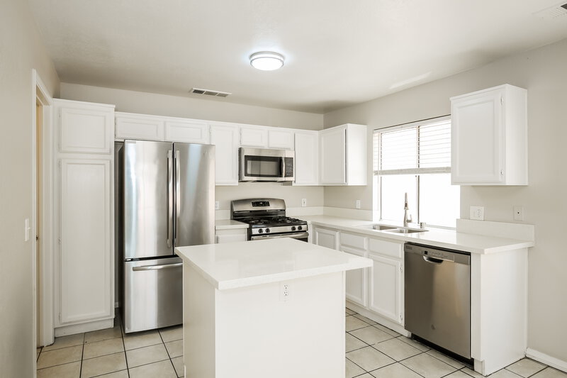 2,425/Mo, 7212 Single Pine Drive Las Vegas, NV 89128 Kitchen View