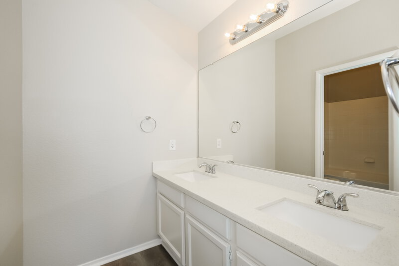 2,425/Mo, 7212 Single Pine Drive Las Vegas, NV 89128 Main Bathroom View