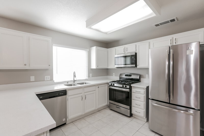 2,115/Mo, 1812 Sierra Hills Wy Las Vegas, NV 89128 Kitchen View 2