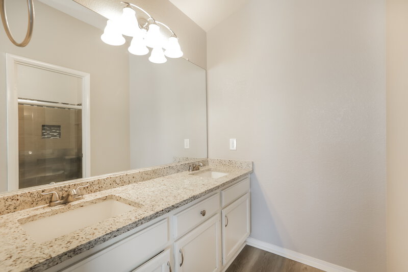 2,115/Mo, 1812 Sierra Hills Wy Las Vegas, NV 89128 Main Bathroom View