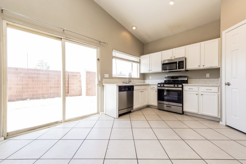 1,980/Mo, 611 Snake Charmer Avenue North Las Vegas, NV 89031 Dining Room View