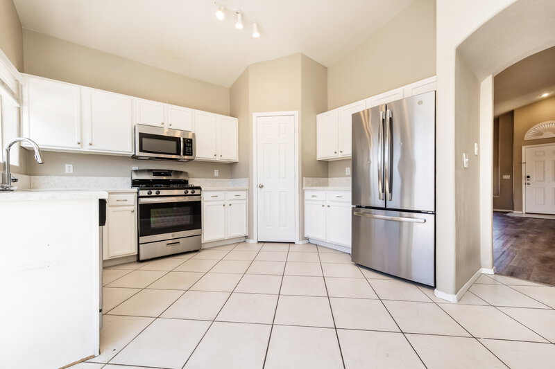 1,980/Mo, 611 Snake Charmer Avenue North Las Vegas, NV 89031 Kitchen View