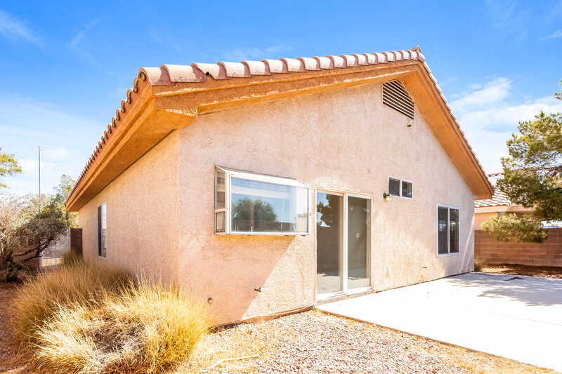 1,980/Mo, 611 Snake Charmer Avenue North Las Vegas, NV 89031 Rear View