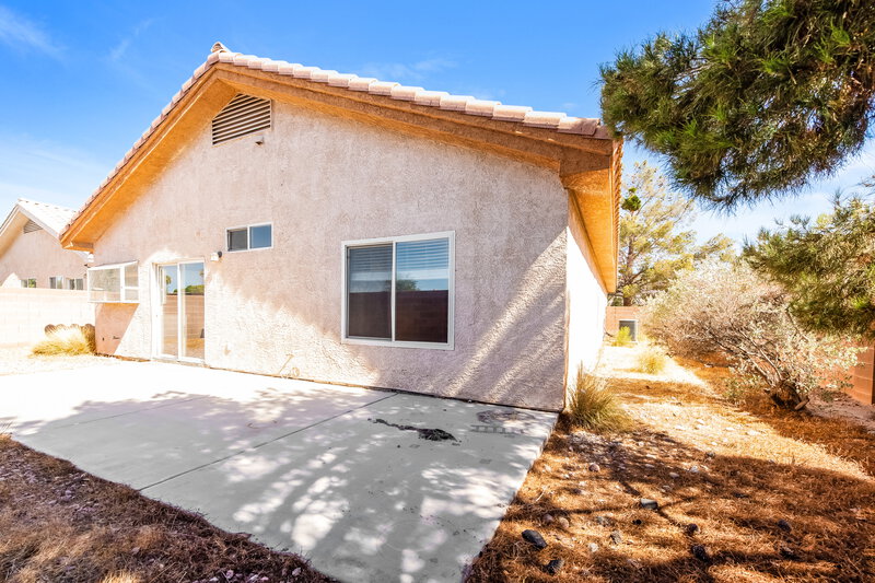 1,980/Mo, 611 Snake Charmer Avenue North Las Vegas, NV 89031 Rear View 2