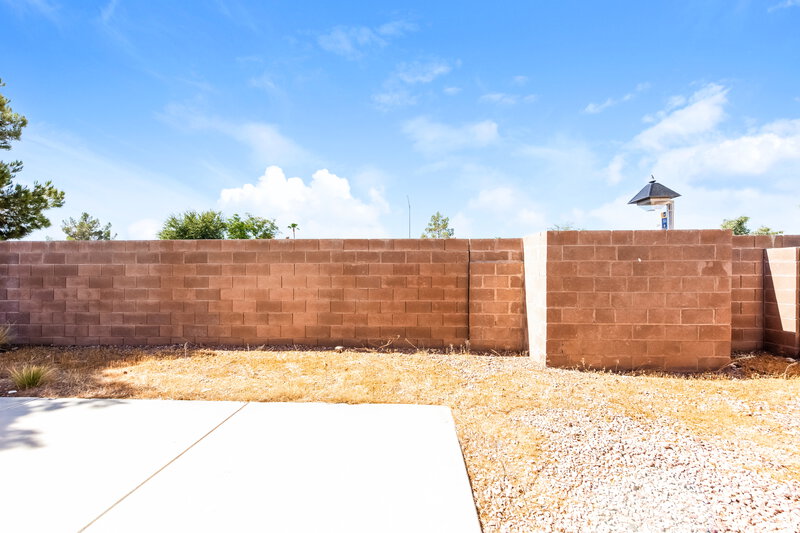 1,980/Mo, 611 Snake Charmer Avenue North Las Vegas, NV 89031 Backyard View