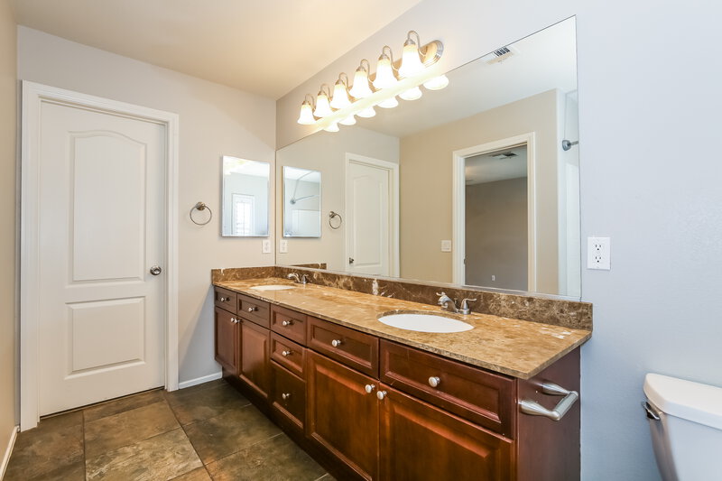 2,245/Mo, 10611 Gibbous Moon Dr Las Vegas, NV 89129 Main Bathroom View