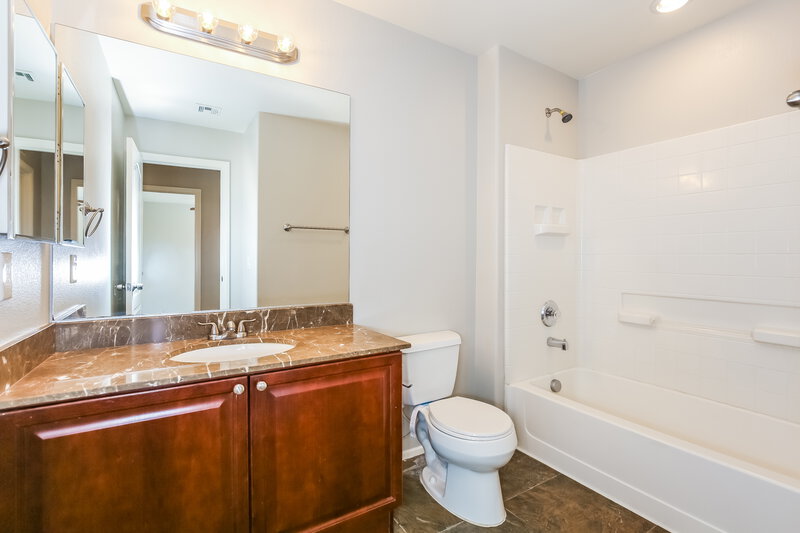 2,245/Mo, 10611 Gibbous Moon Dr Las Vegas, NV 89129 Bathroom View 2