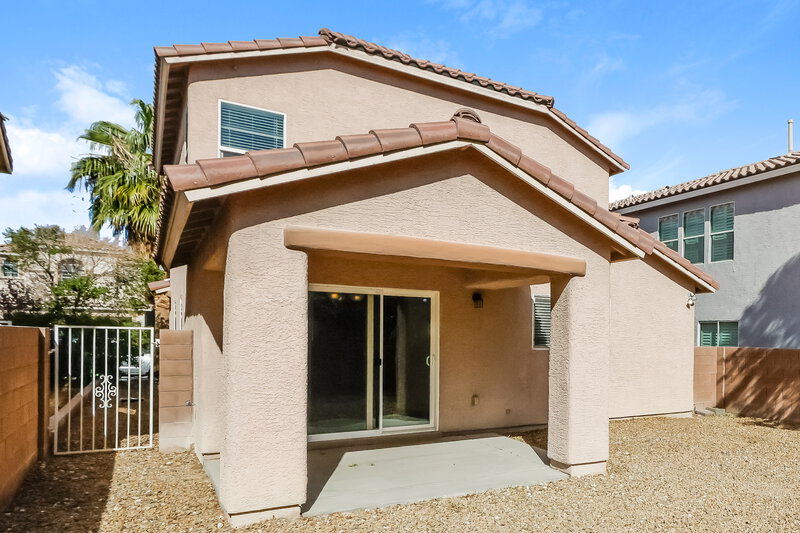 1,950/Mo, 5305 Jackson Valley Court Las Vegas, NV 89131 Rear View