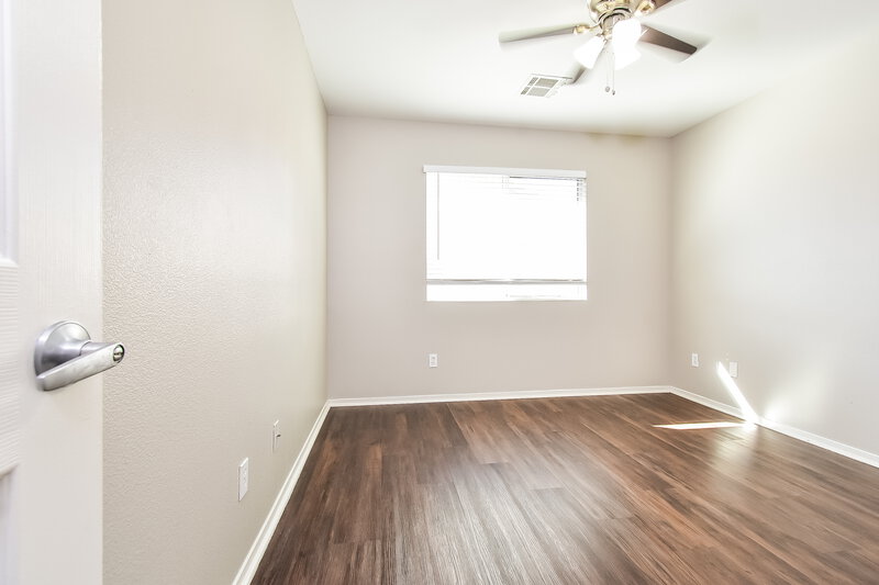 1,760/Mo, 6333 Blushing Willow Street North Las Vegas, NV 89081 Bedroom View