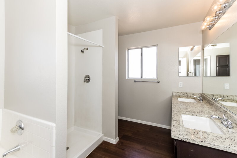 1,795/Mo, 1620 Lorna Drive Henderson, NV 89011 Main Bathroom View