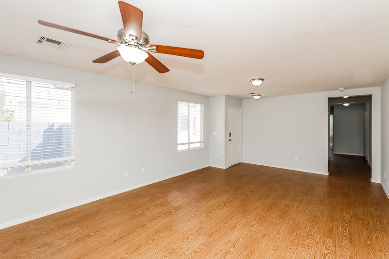 1,890/Mo, 5405 Jose Ernesto Street North Las Vegas, NV 89031 Living Room View 4
