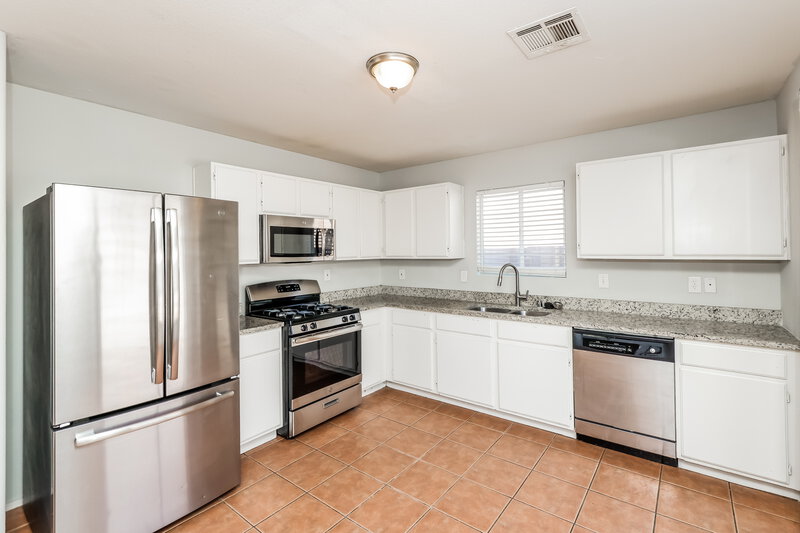 1,890/Mo, 5405 Jose Ernesto Street North Las Vegas, NV 89031 Kitchen View