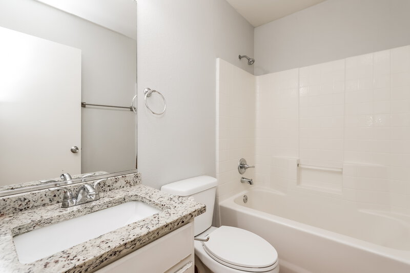 1,890/Mo, 5405 Jose Ernesto Street North Las Vegas, NV 89031 Bathroom View