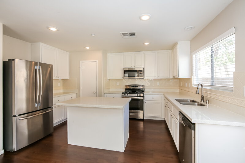 1,860/Mo, 7332 Camden Pine Ave Las Vegas, NV 89129 Kitchen View