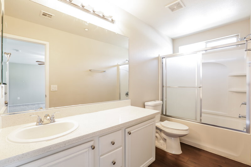 2,640/Mo, 7332 Camden Pine Ave Las Vegas, NV 89129 Main Bathroom View