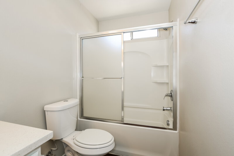 1,865/Mo, 7332 Camden Pine Ave Las Vegas, NV 89129 Main Bathroom View 2