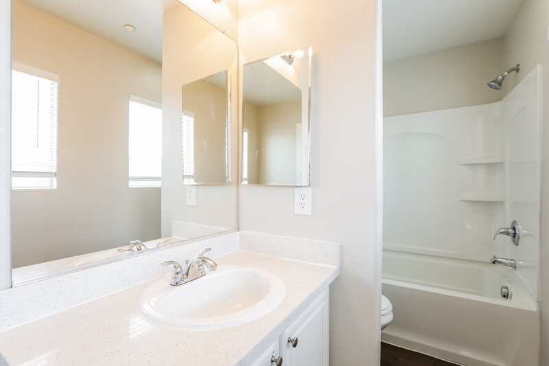 2,640/Mo, 7332 Camden Pine Ave Las Vegas, NV 89129 Bathroom View