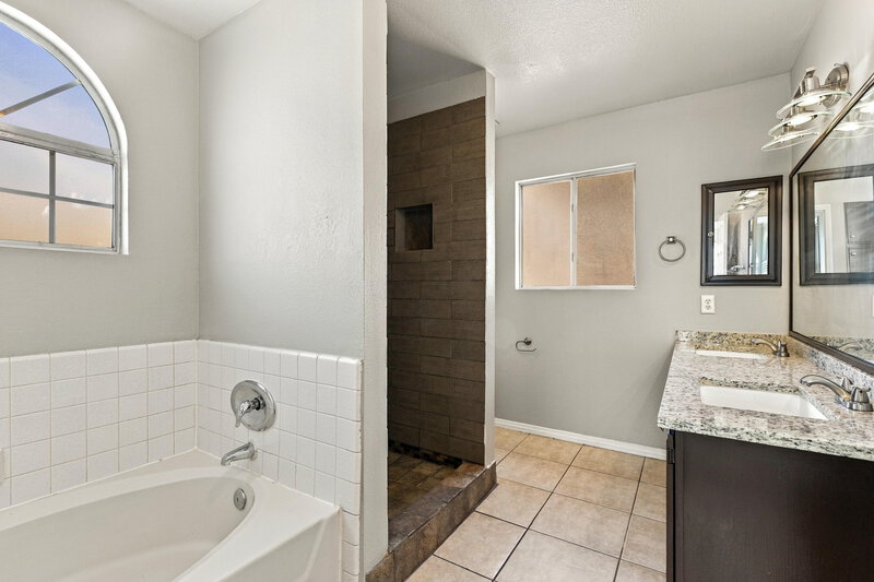 2,105/Mo, 857 Schooner Dr Henderson, NV 89015 Primary Bathroom View