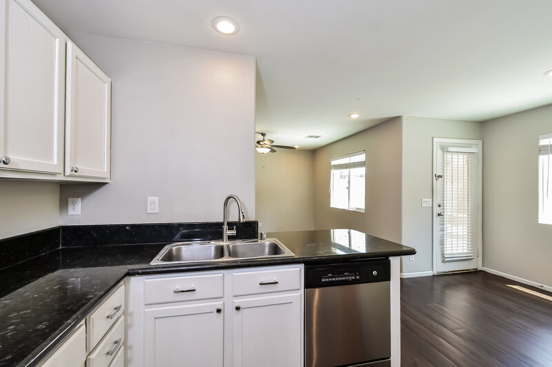 1,945/Mo, 9213 Millikan Ave Las Vegas, NV 89148 Kitchen View 2
