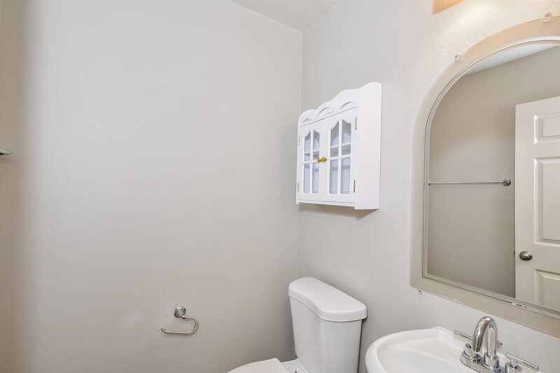 1,945/Mo, 9213 Millikan Ave Las Vegas, NV 89148 Bathroom View 2