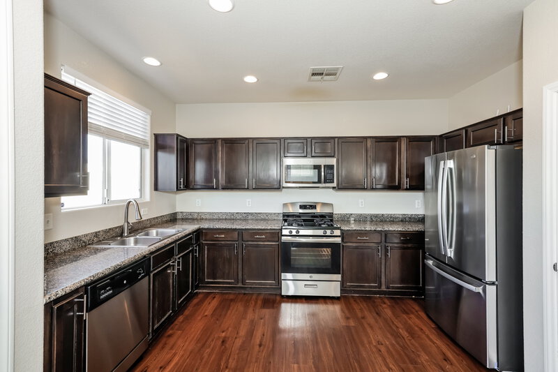 2,350/Mo, 5293 Brazelton Street North Las Vegas, NV 89081 Kitchen View 2