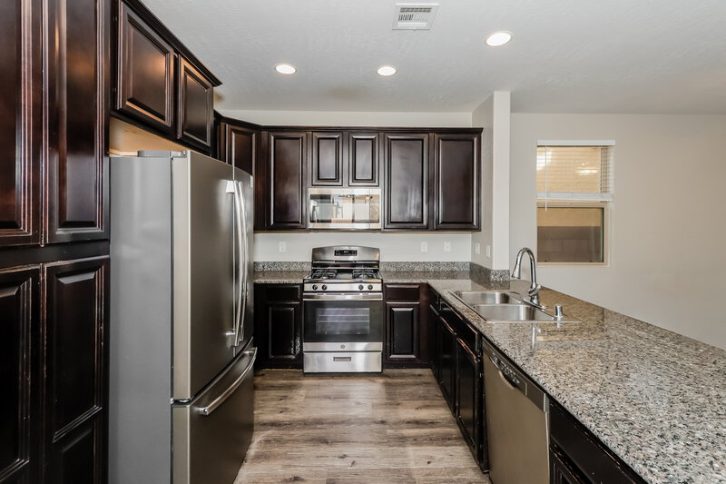1,955/Mo, 7216 Mulberry Forest Las Vegas, NV 89166 Kitchen View