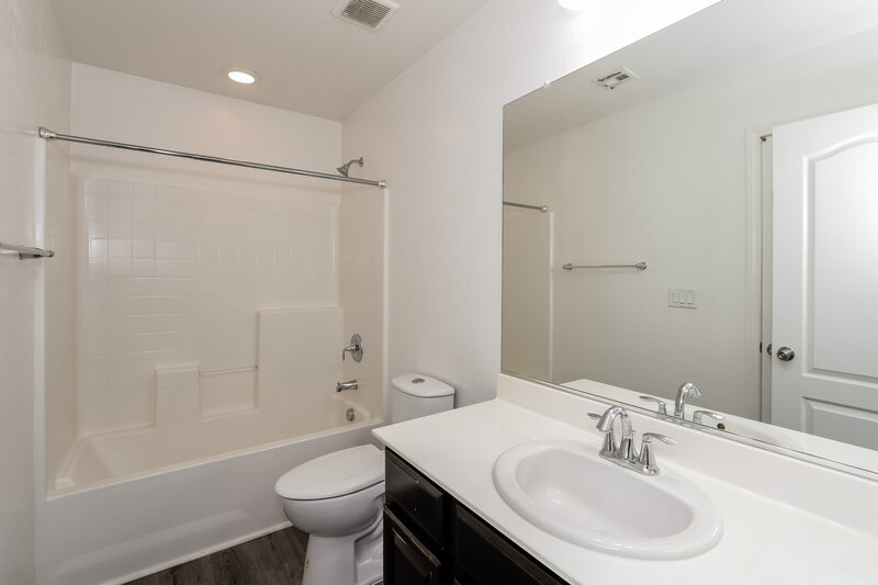 1,955/Mo, 7216 Mulberry Forest Las Vegas, NV 89166 Bathroom View