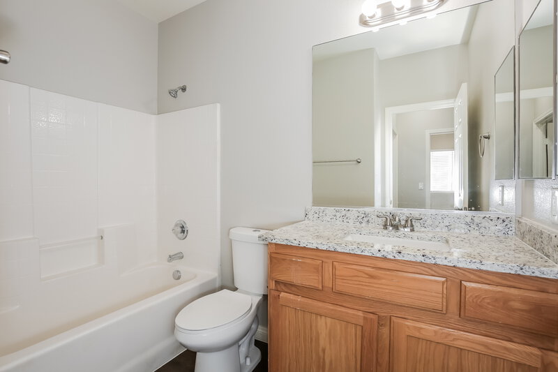 1,945/Mo, 3635 Prairie Orchid Avenue North Las Vegas, NV 89081 Bathroom View